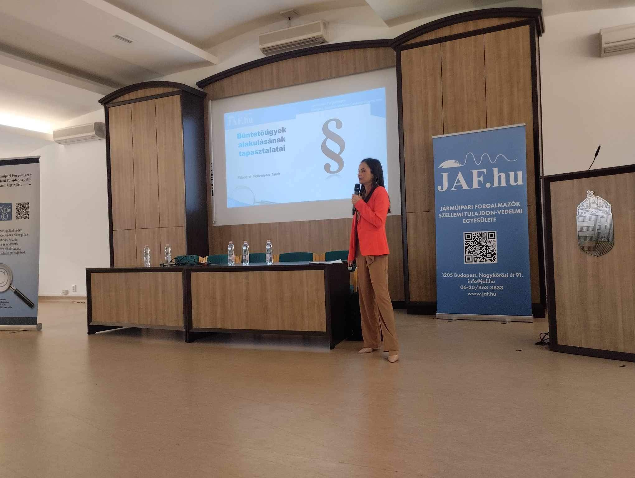 dr.Vidovenyecz Tünde