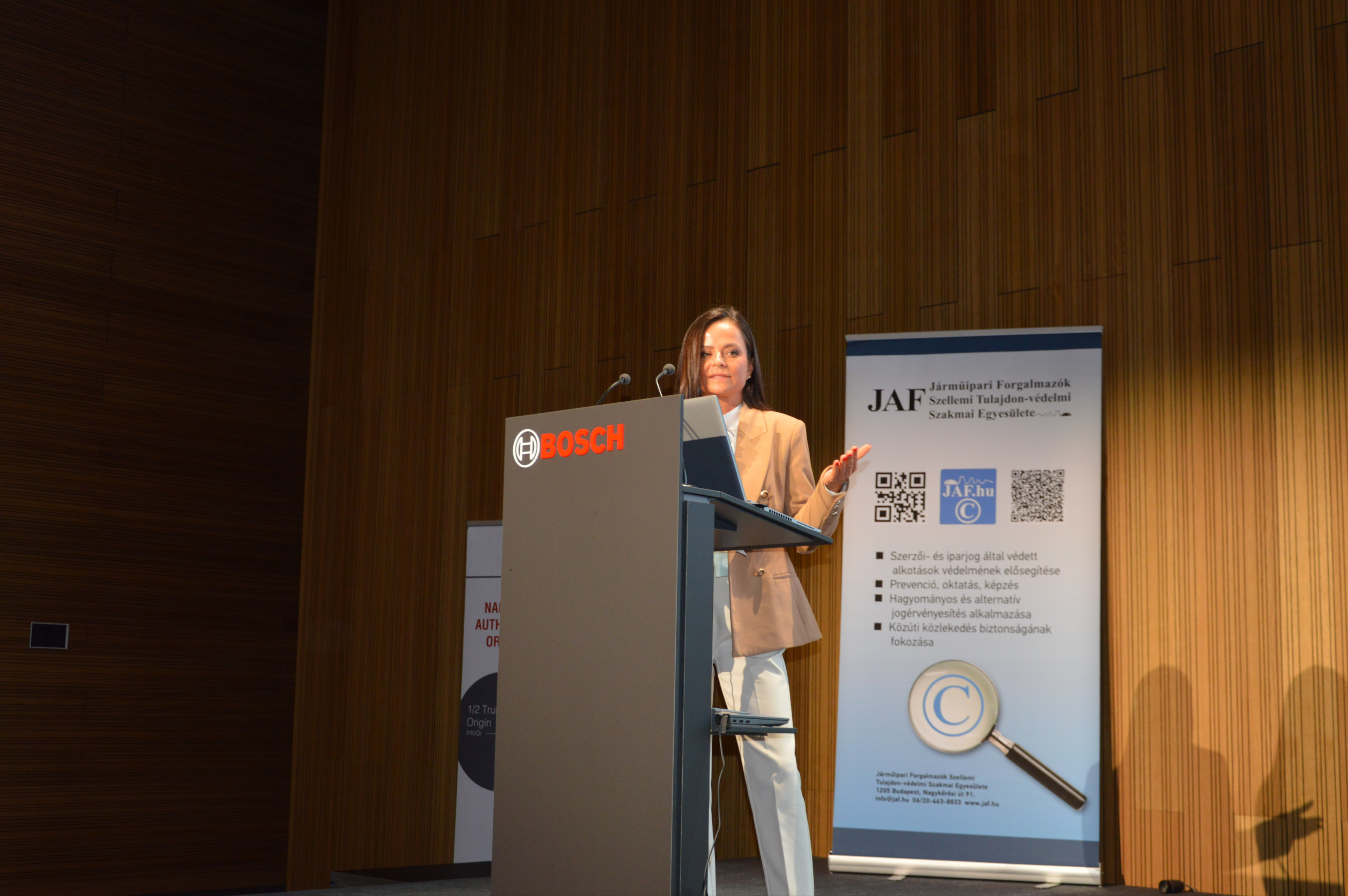 dr.Vidovenyecz Tünde