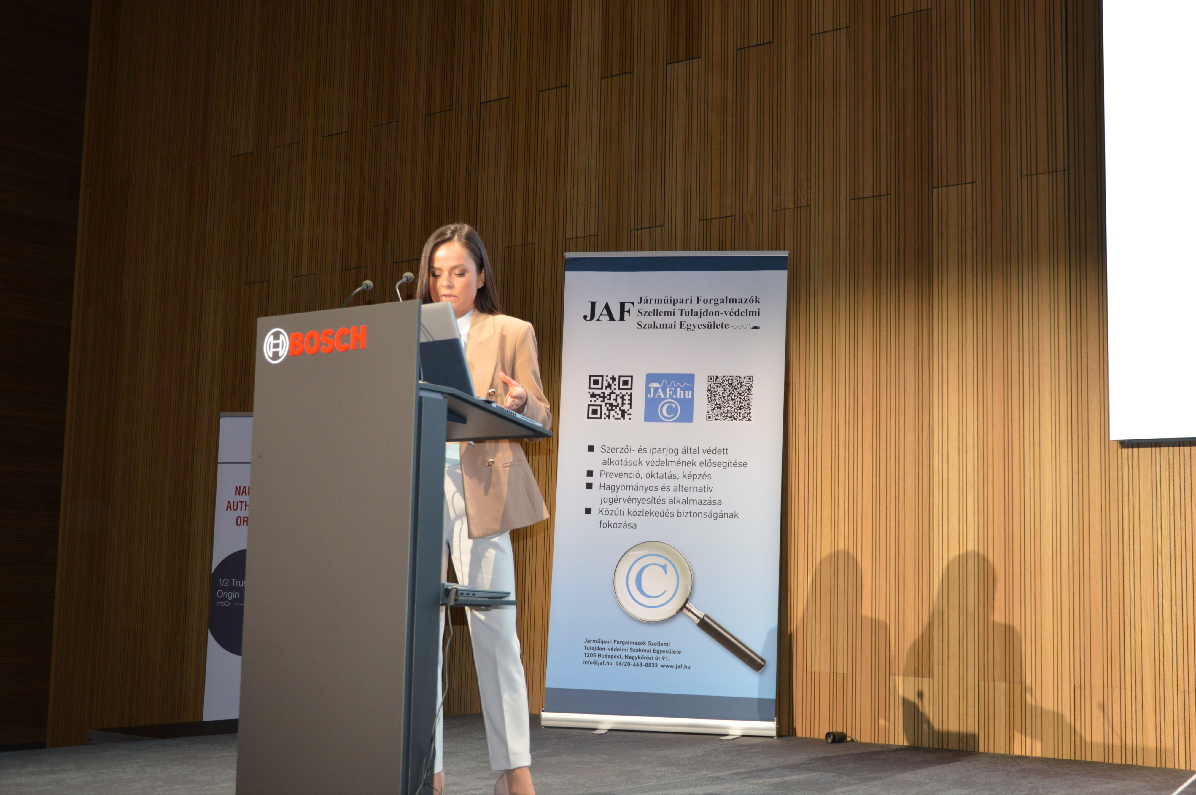 dr.Vidovenyecz Tünde